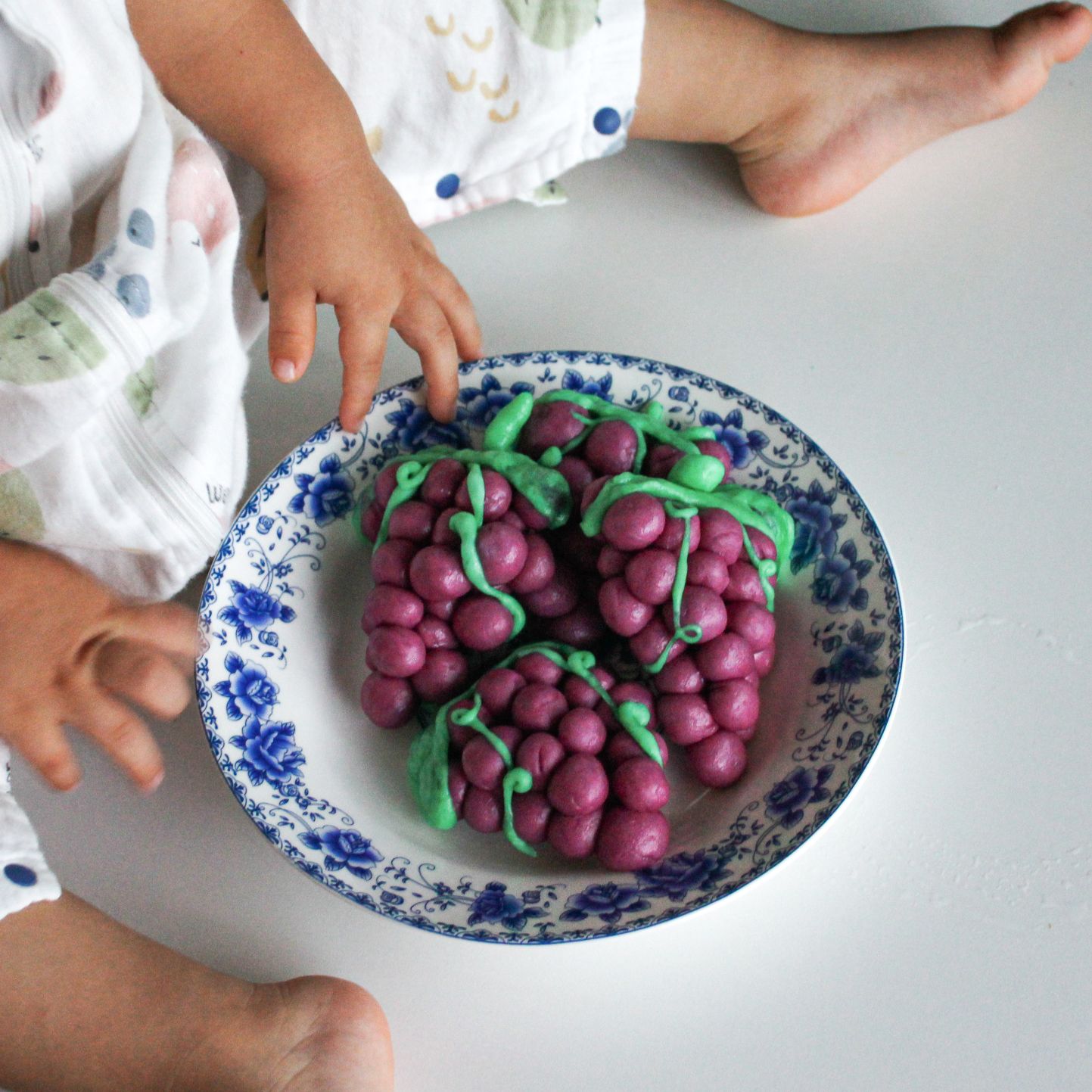 Grape mantou by Kexin